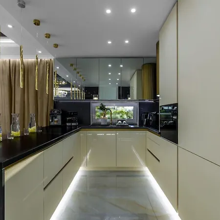 Z Jacuzzi Na Polu Golfowym Sierra Golf Homessimo Stars ヴィラ Gowinko