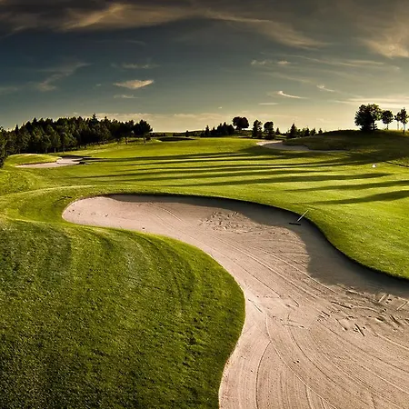 Z Jacuzzi Na Polu Golfowym Sierra Golf Homessimo Stars ヴィラ